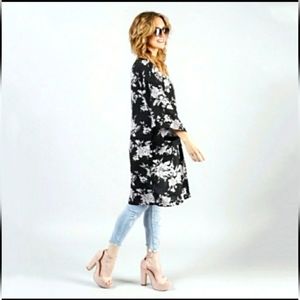 💖💖 Spiritual Gangster Black & Lilac/Gray Floral Kimono